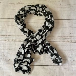 Black and white cat pattern scarf